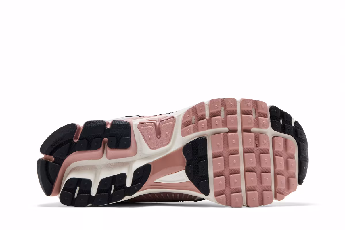 Nike Women's Air Zoom Vomero 5 Particle Pink, view 5