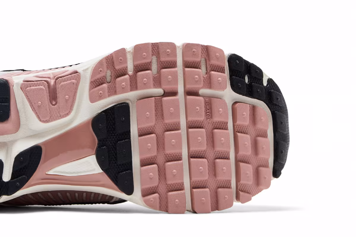 Nike Women's Air Zoom Vomero 5 Particle Pink, view 6
