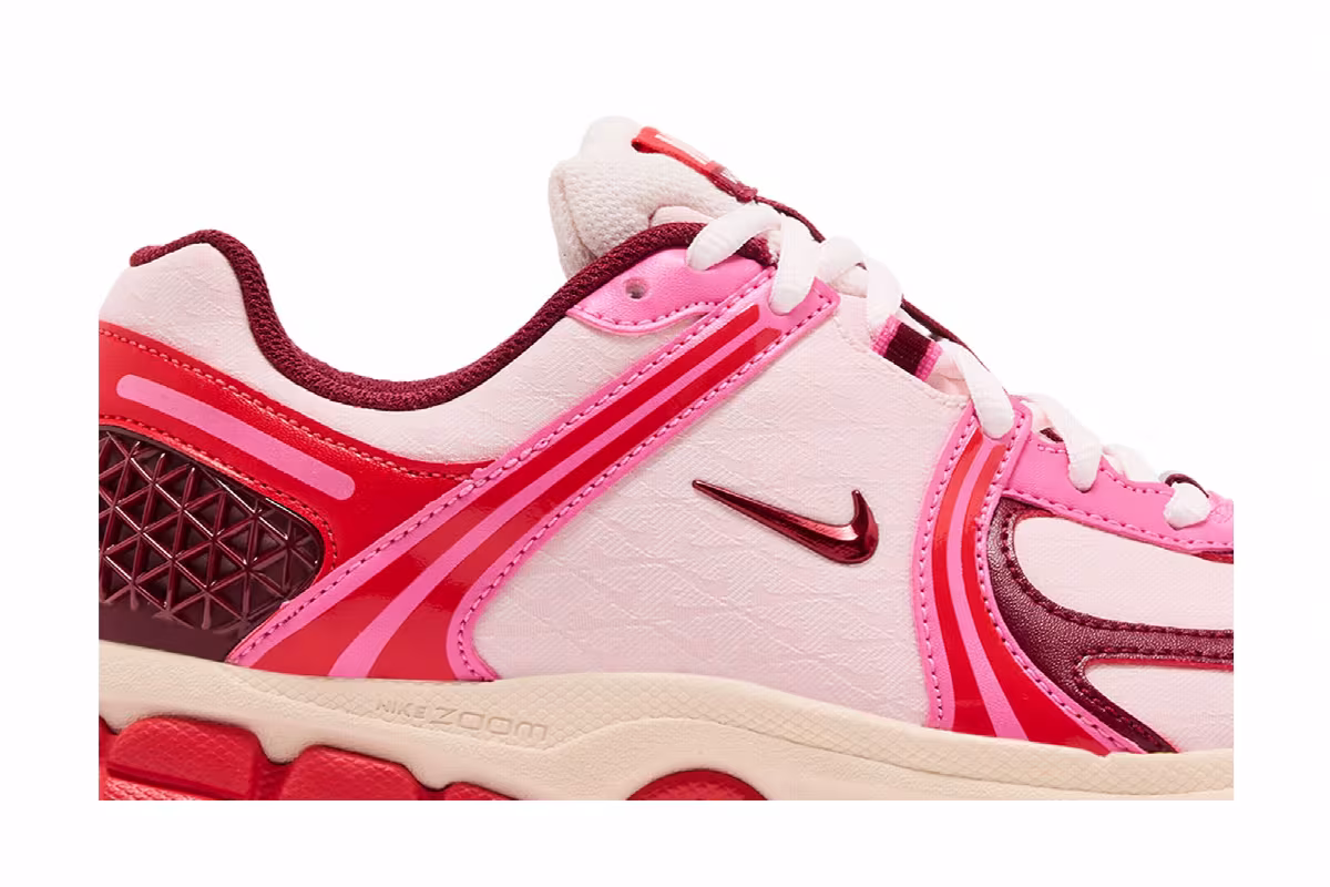 Nike Women's Air Zoom Vomero 5 Light Soft Pink Team Red, view 3