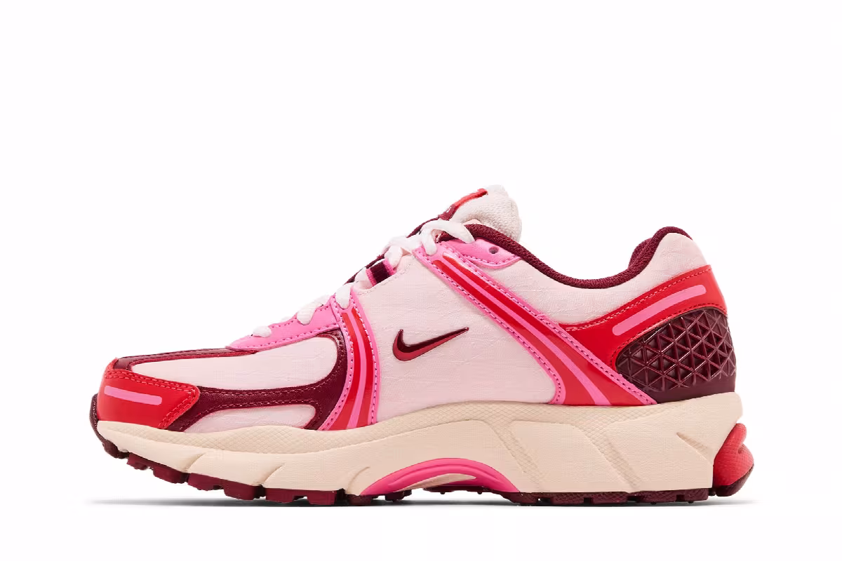 Nike Women's Air Zoom Vomero 5 Light Soft Pink Team Red, view 4