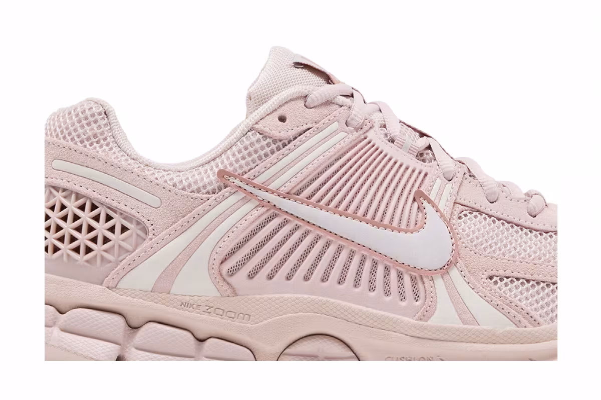 Nike Women's Zoom Vomero 5 Silt Red/Red Stardust/Vast Grey, view 3