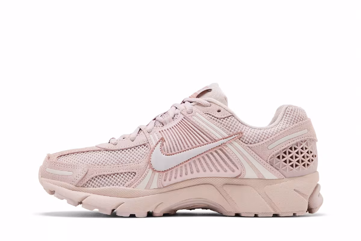 Nike Women's Zoom Vomero 5 Silt Red/Red Stardust/Vast Grey, view 4