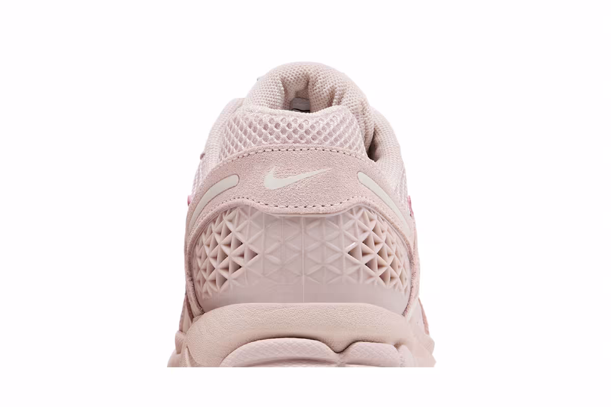 Nike Women's Zoom Vomero 5 Silt Red/Red Stardust/Vast Grey, view 8