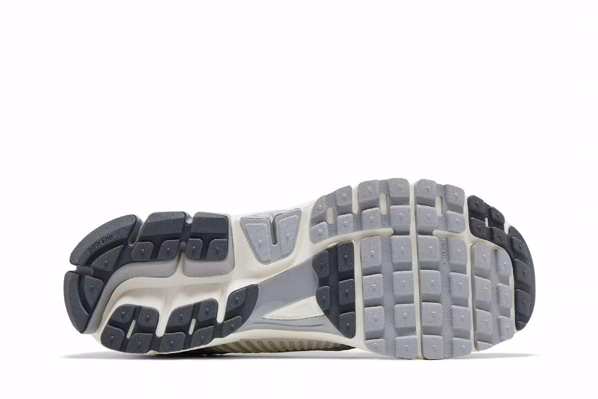 Nike Air Zoom Vomero 5 Summit White Metallic Silver, view 5