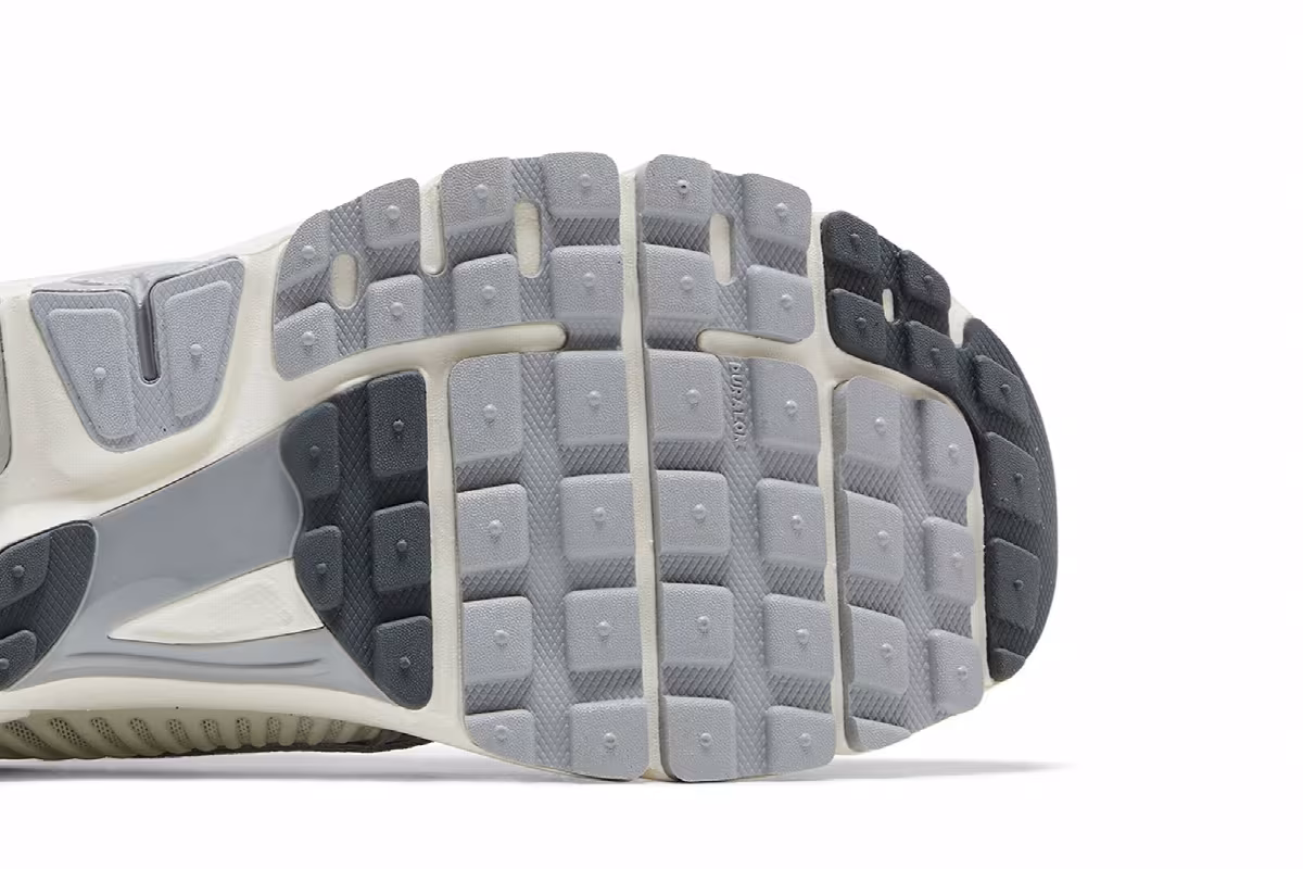 Nike Air Zoom Vomero 5 Summit White Metallic Silver, view 6
