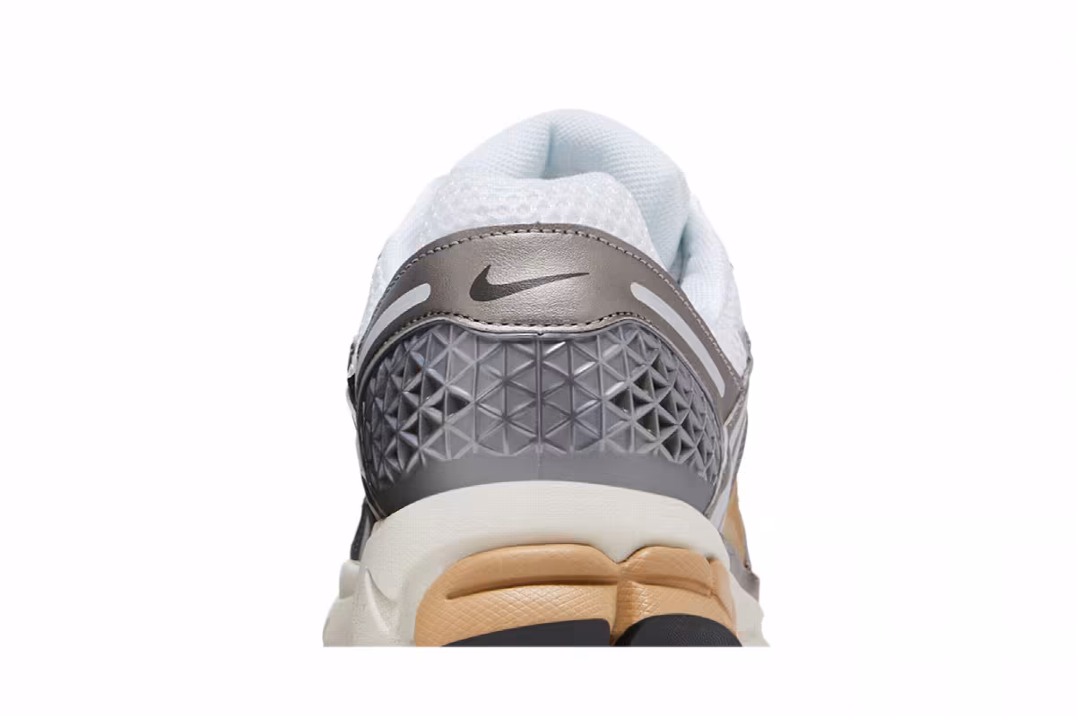 Nike Air Zoom Vomero 5 Metallic Pewter, view 8