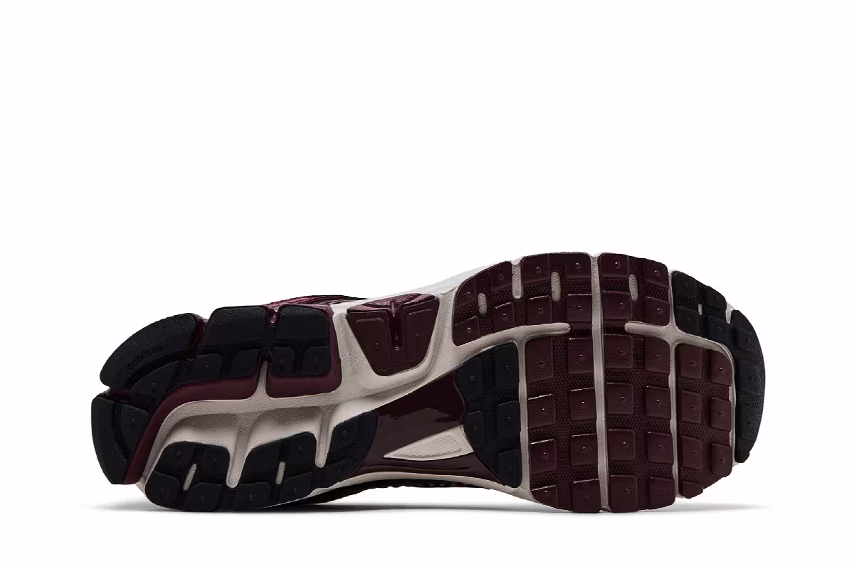 Nike Air Zoom Vomero 5 Dark Team Red, view 5