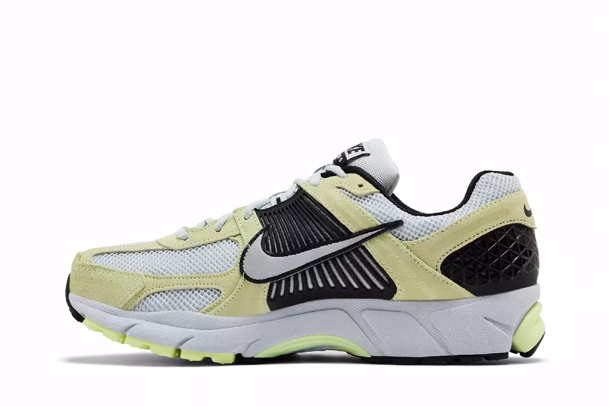 Nike Air Zoom Vomero 5 Barely Volt, view 4