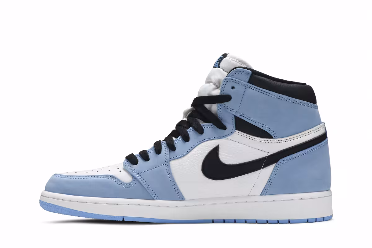 Air Jordan 1 High OG University Blue, view 4