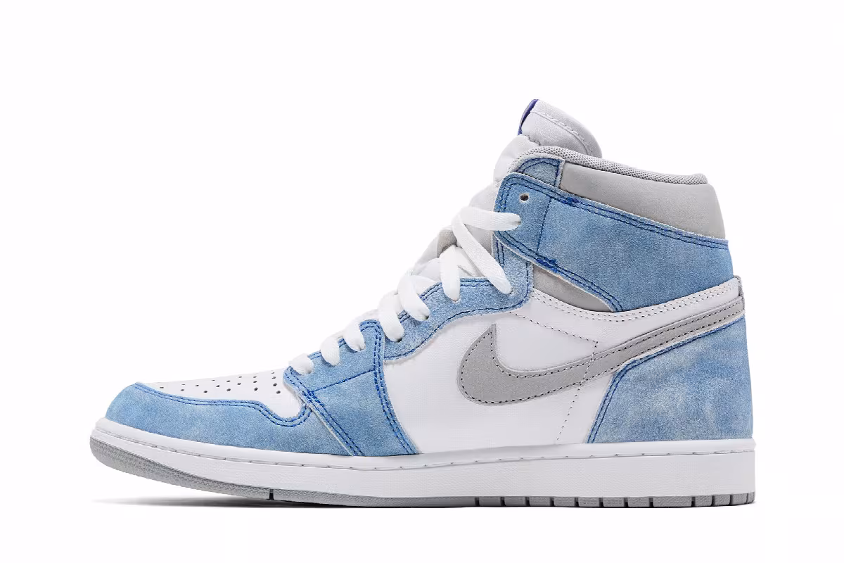 Air Jordan 1 High OG Hyper Royal, view 4