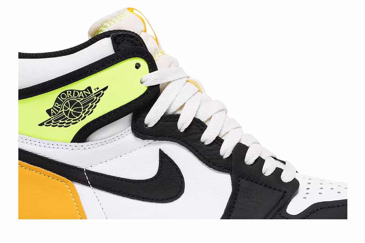 Air Jordan 1 High OG Volt Gold, view 3