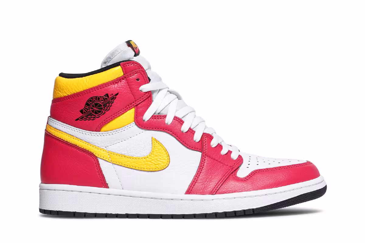 Air Jordan 1 High OG Light Fusion Red, view 2