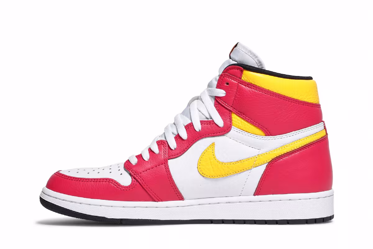 Air Jordan 1 High OG Light Fusion Red, view 4