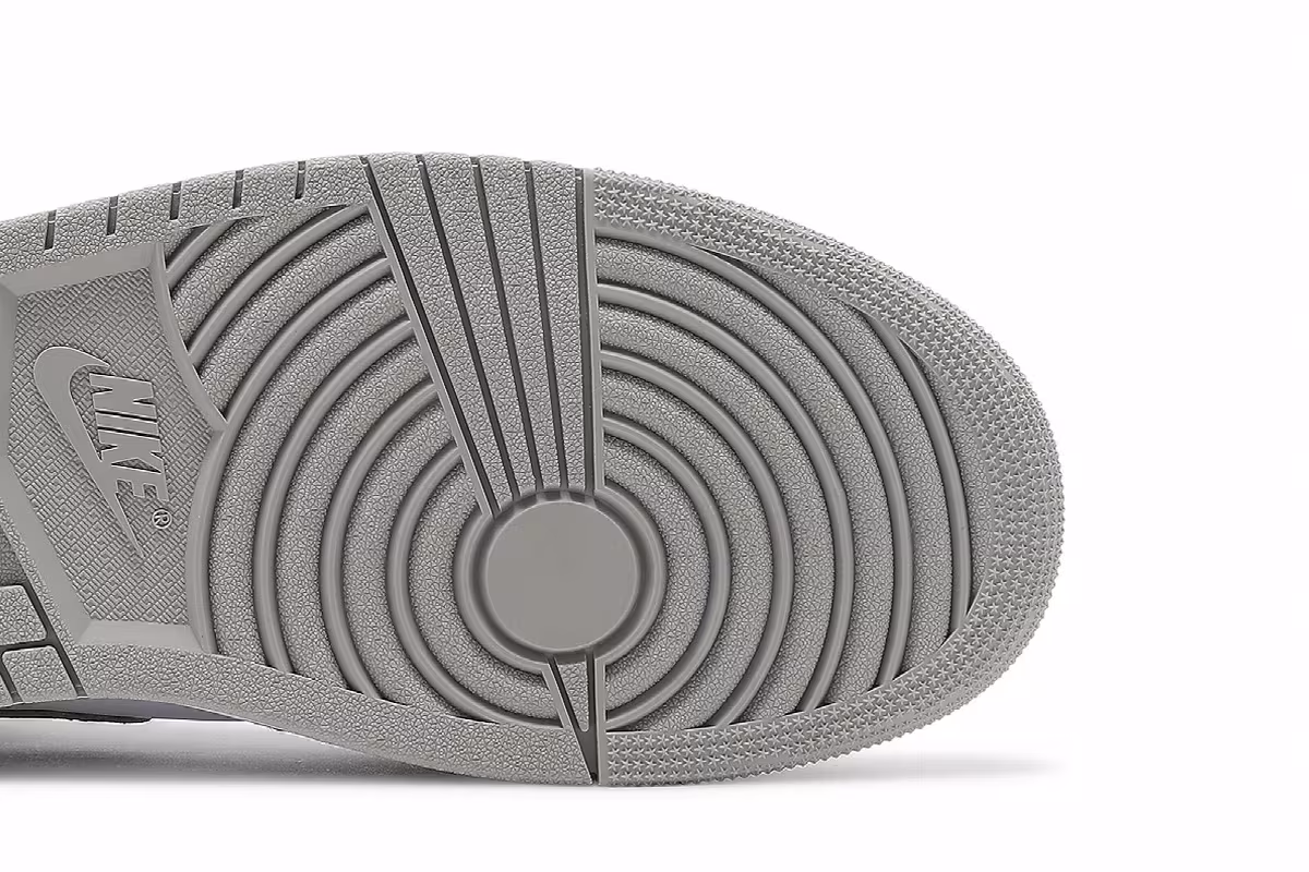 Air Jordan 1 Mid College Grey, view 6