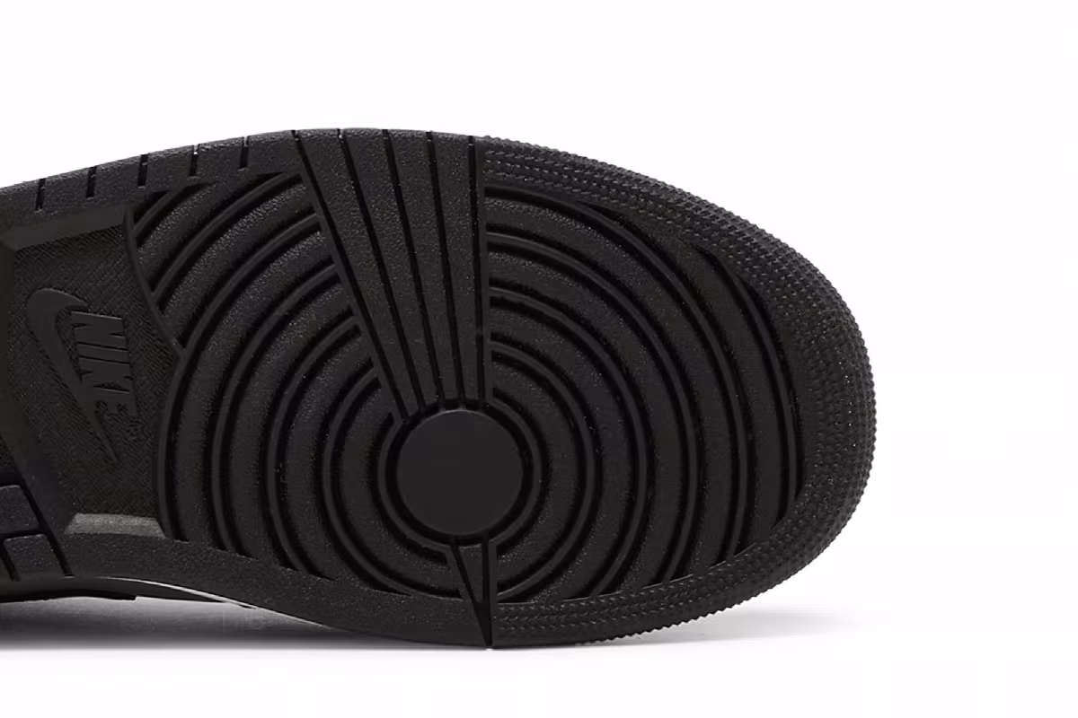 Air Jordan 1 Mid Shadow, view 6