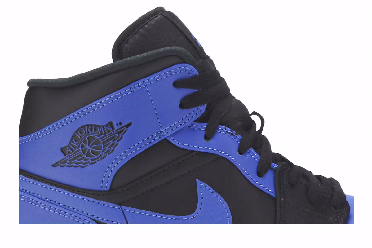 Air Jordan 1 Mid Hyper Royal, view 3