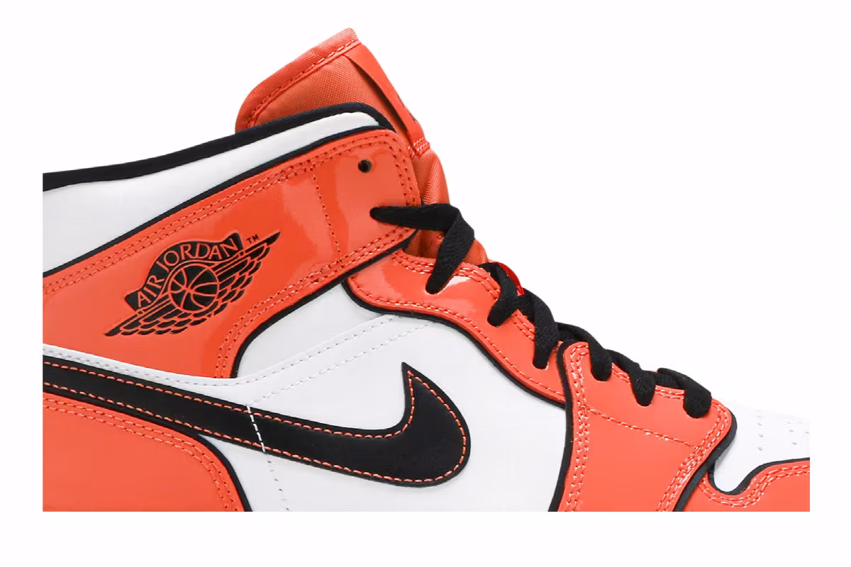 Air Jordan 1 Mid SE Turf Orange, view 3