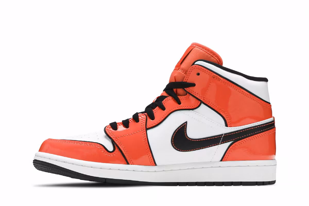 Air Jordan 1 Mid SE Turf Orange, view 4
