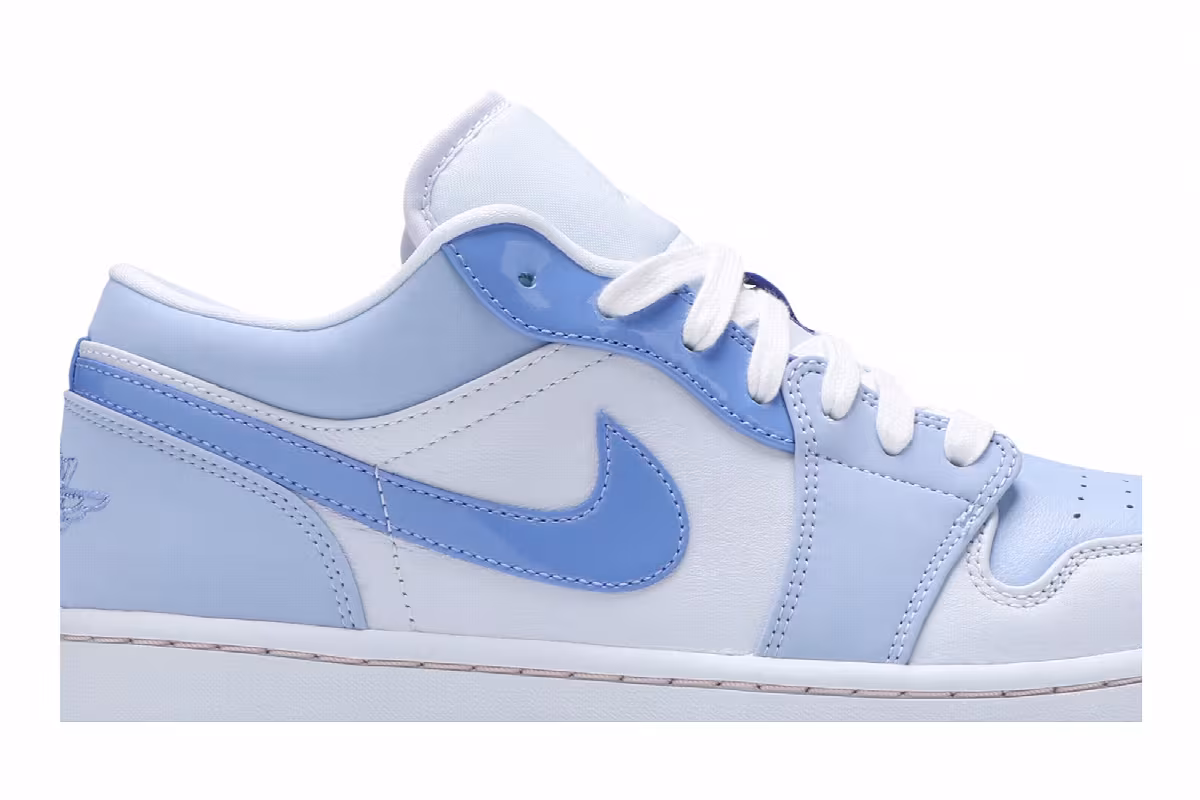 Air Jordan 1 Low SE Mighty Swooshers, view 3