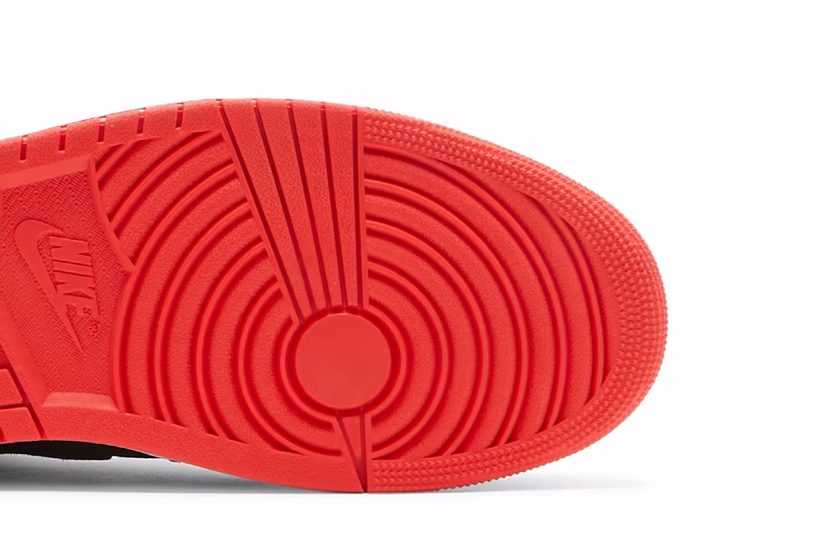 Air Jordan 1 Mid SE SiEMPRE Familia, view 6