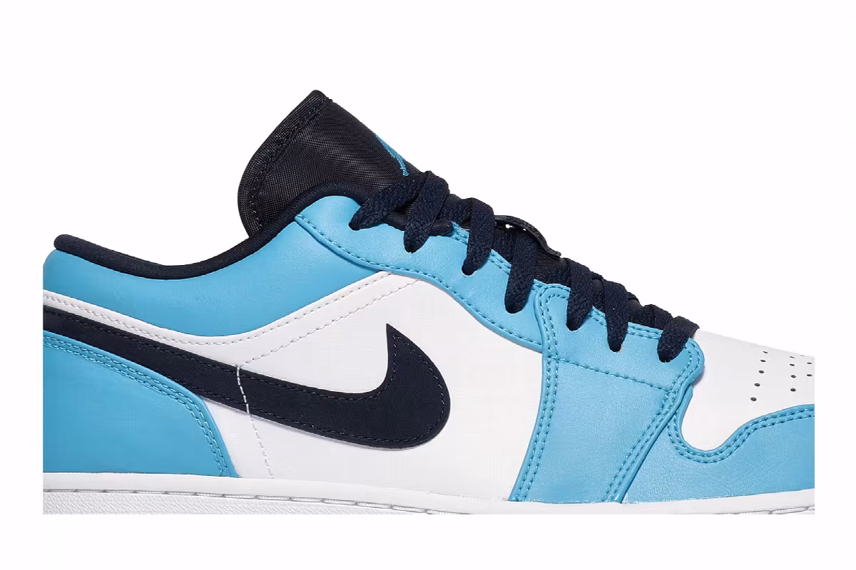 Air Jordan 1 Low UNC, view 3