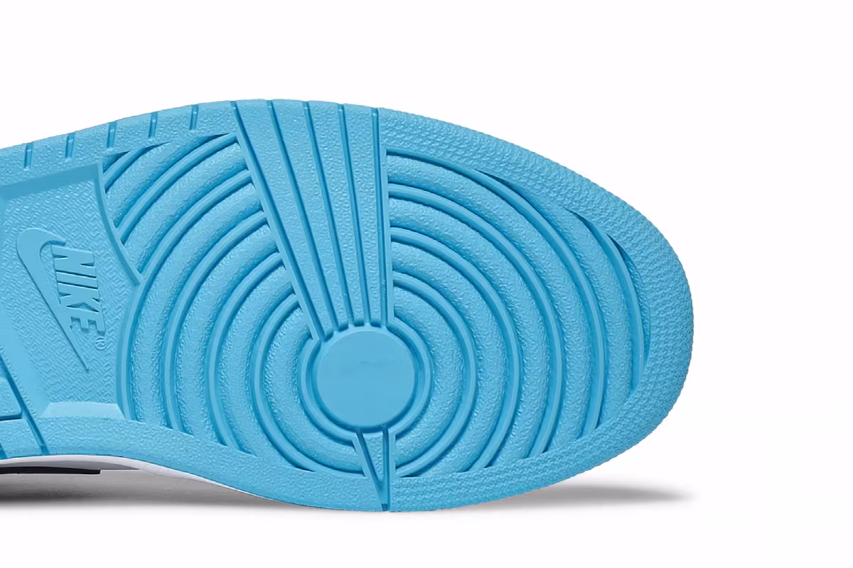 Air Jordan 1 Low UNC, view 6