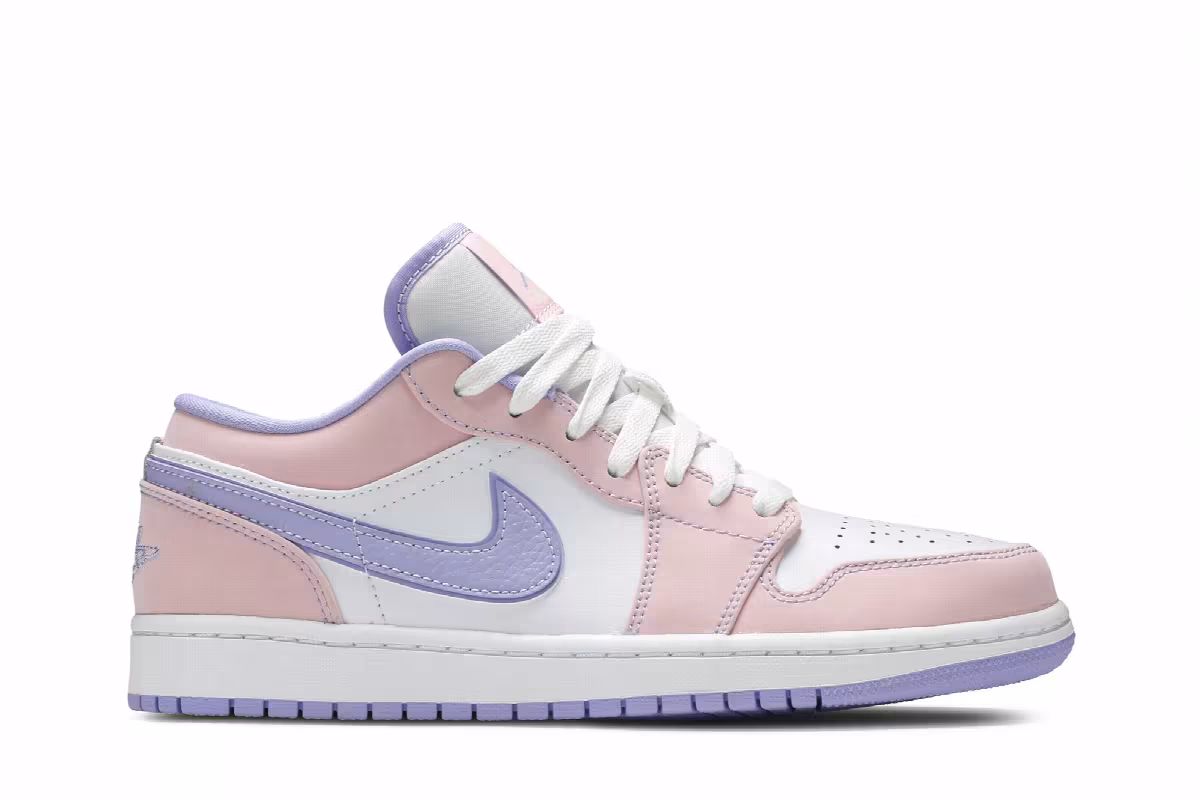 Air Jordan 1 Low SE Arctic Punch, view 2