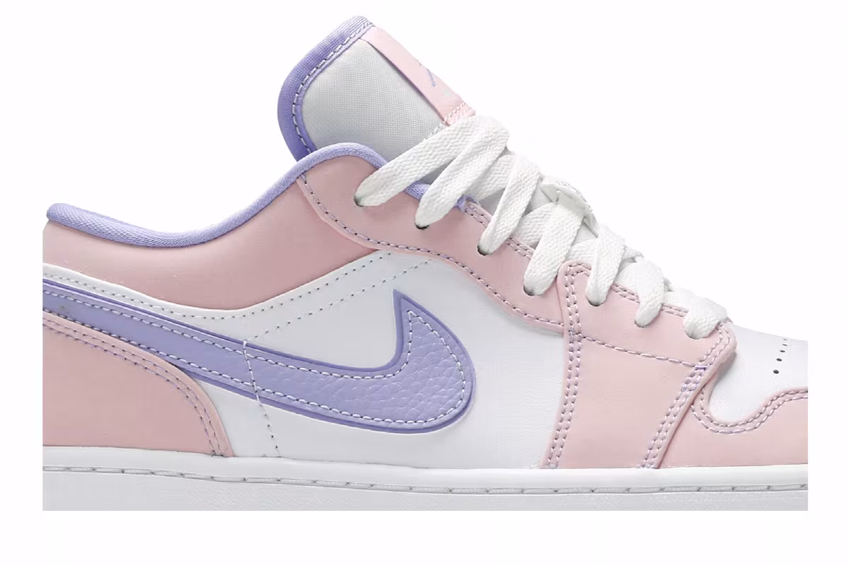 Air Jordan 1 Low SE Arctic Punch, view 3