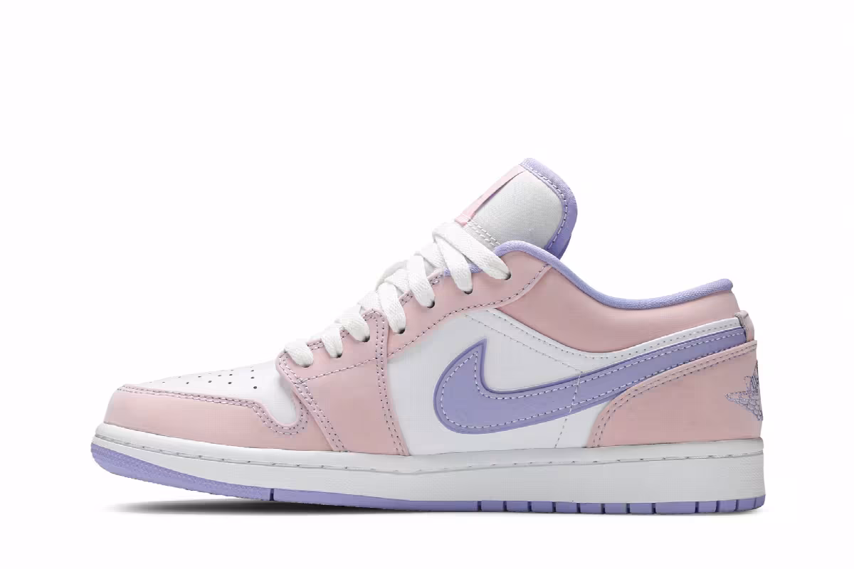 Air Jordan 1 Low SE Arctic Punch, view 4