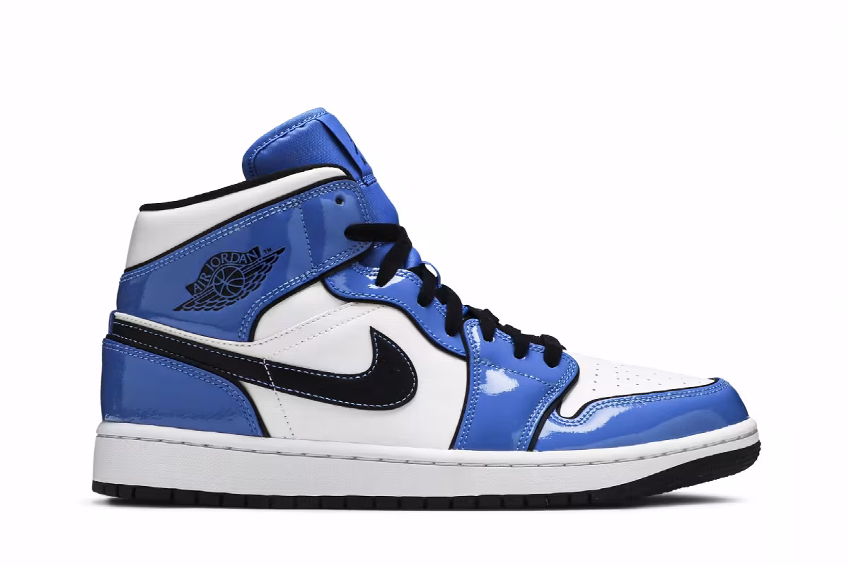 Air Jordan 1 Mid SE Signal Blue, view 2