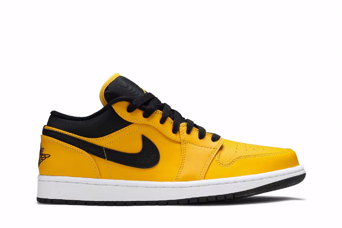 Air Jordan 1 Low University Gold Black, view 2