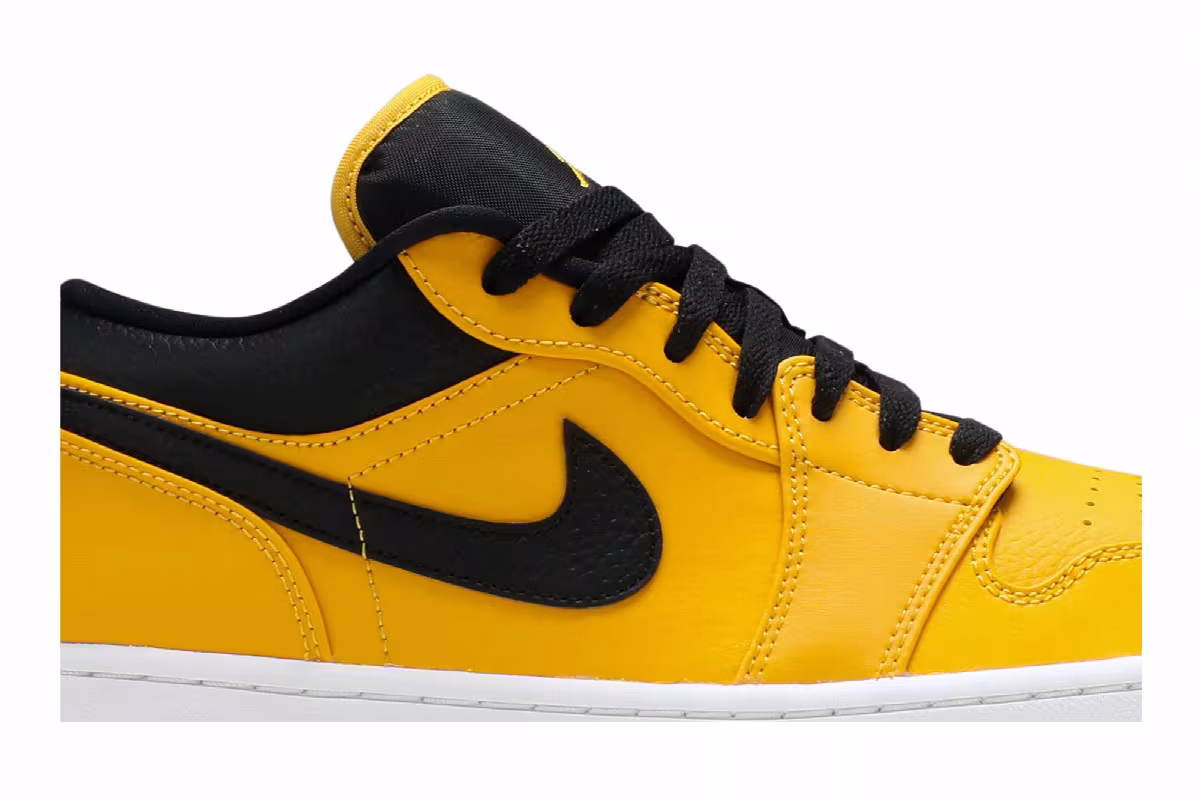 Air Jordan 1 Low University Gold Black, view 3