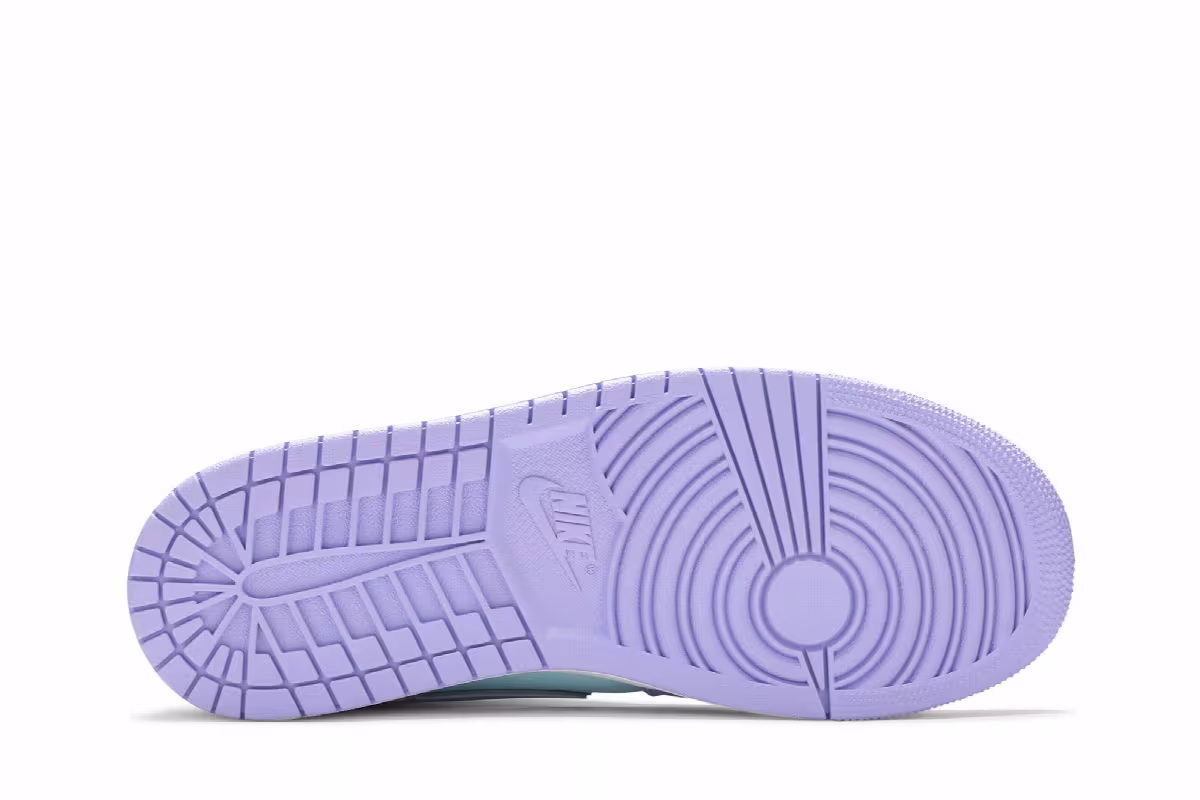 Air Jordan 1 Mid Purple Pulse, view 5