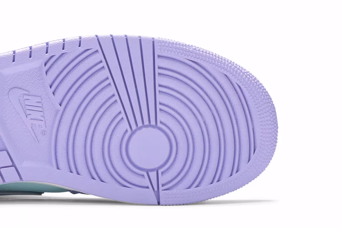 Air Jordan 1 Mid Purple Pulse, view 6