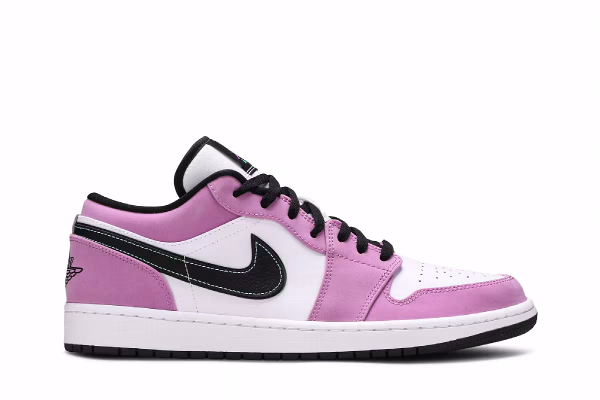Air Jordan 1 Low SE Violet Shock, view 2