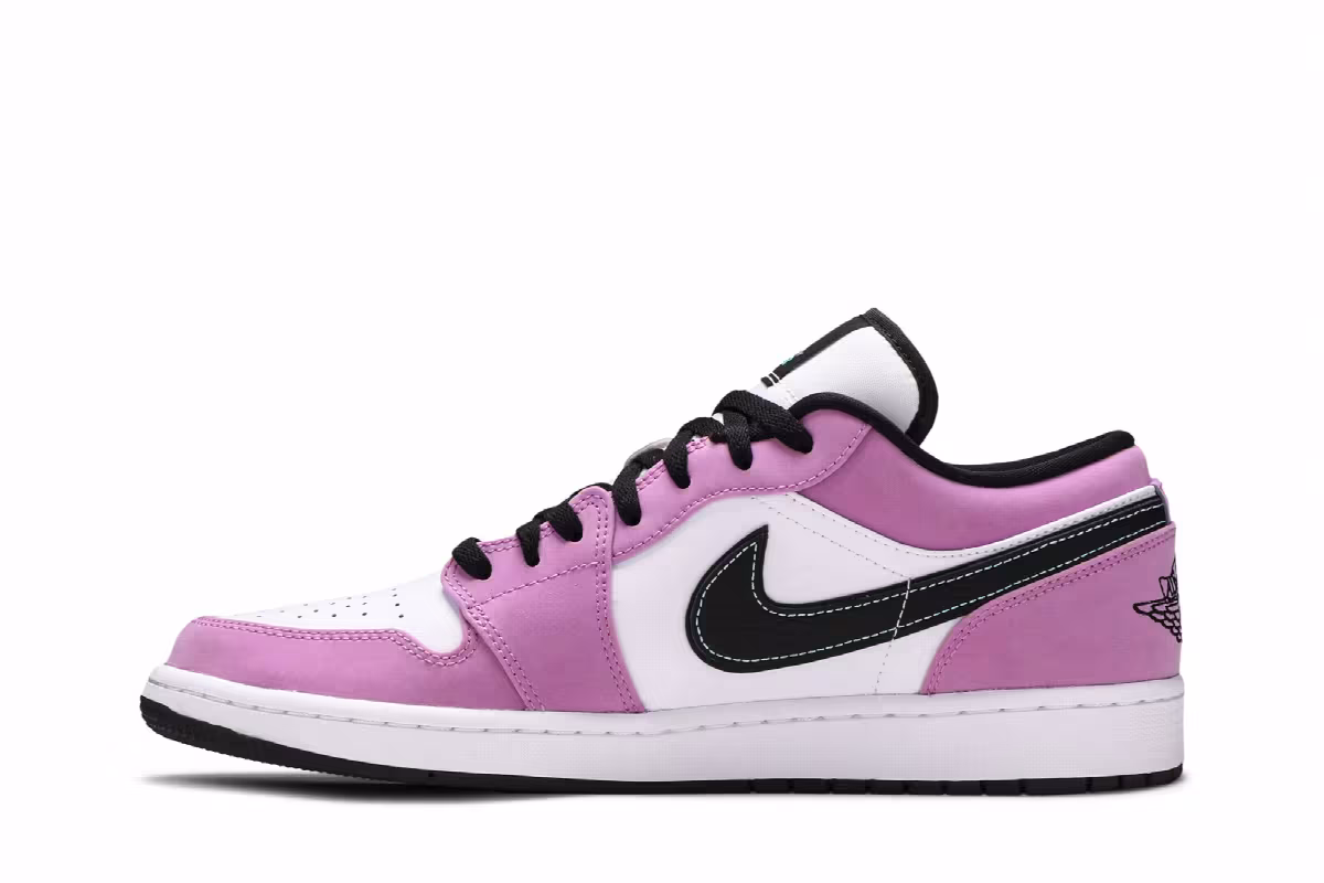 Air Jordan 1 Low SE Violet Shock, view 4