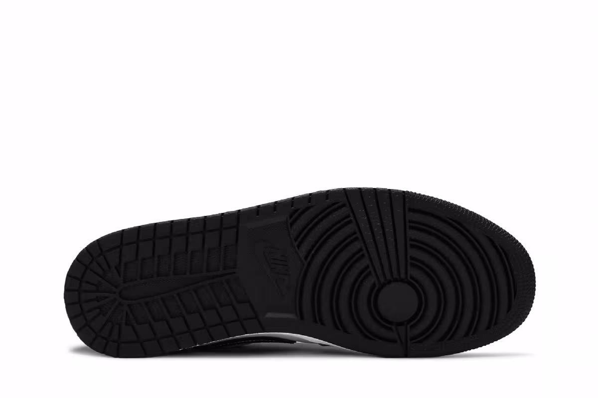 Air Jordan 1 Low SE Violet Shock, view 5