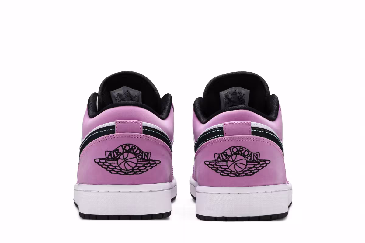 Air Jordan 1 Low SE Violet Shock, view 7
