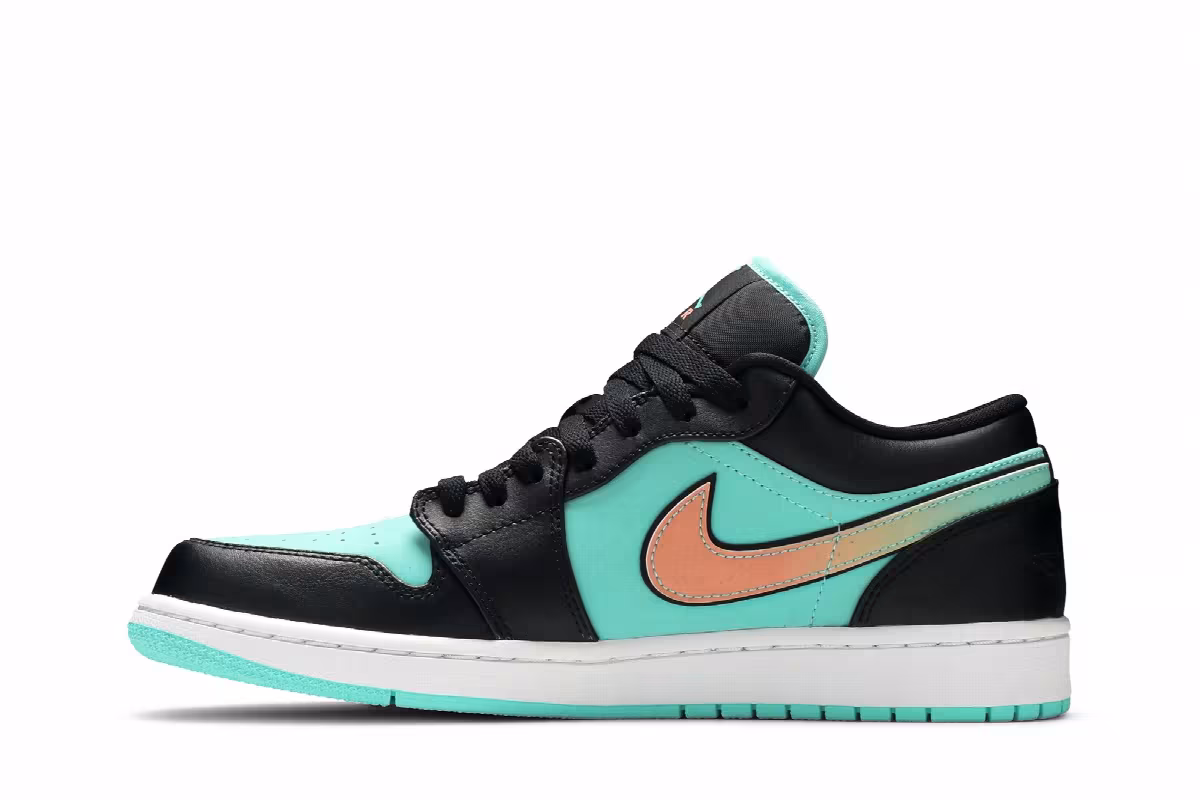 Air Jordan 1 Low SE Tropical Twist, view 4