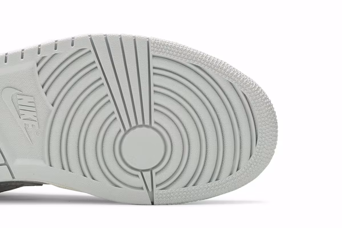 Air Jordan 1 Low Premium Elephant Print, view 6