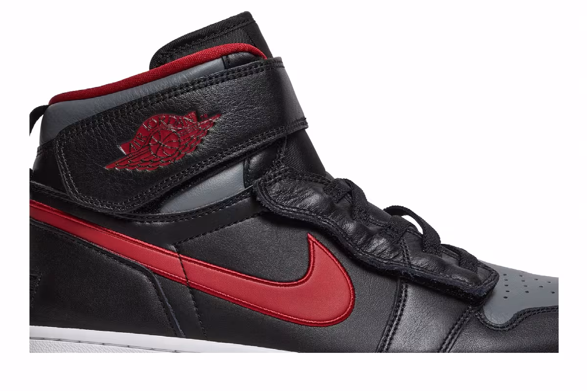 Air Jordan 1 High FlyEase Smoke Grey Gym Red, view 3
