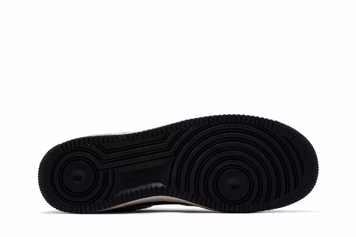 Nike Women's Air Force 1 Low Cow Print Black, view 5