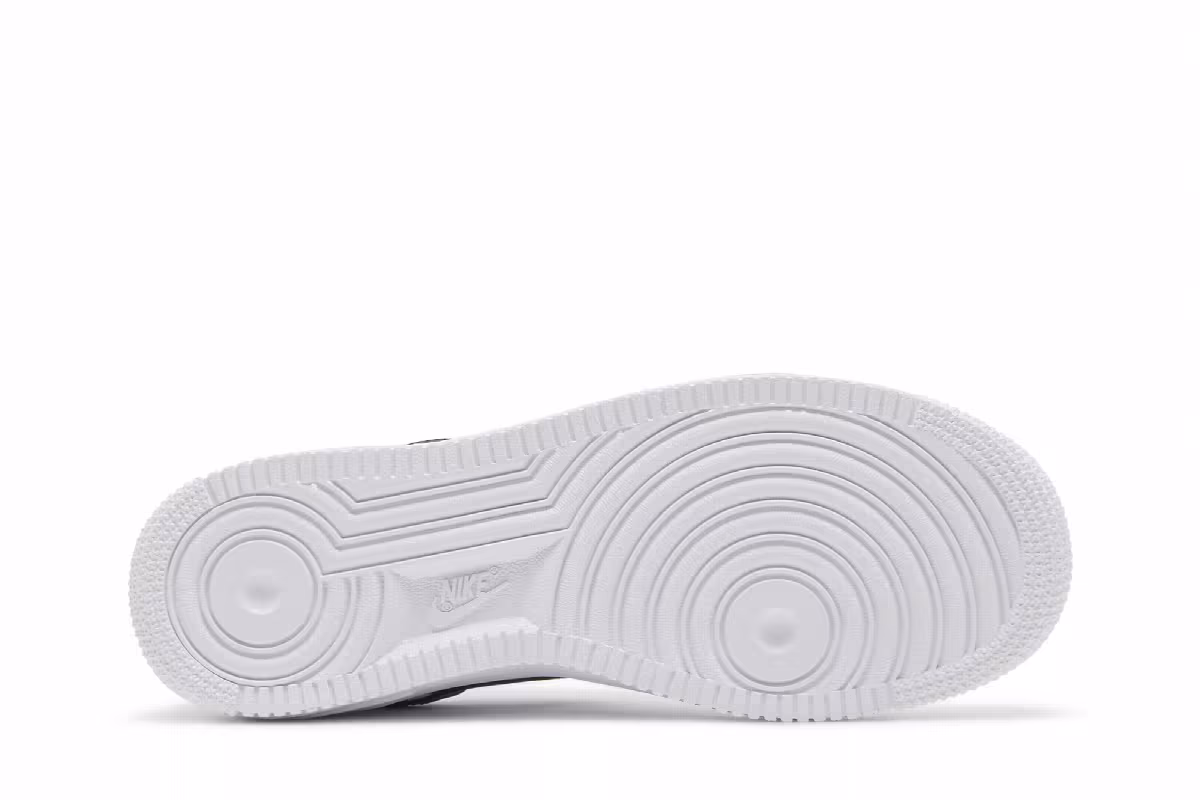 Nike Women's Air Force 1 White Black, view 5
