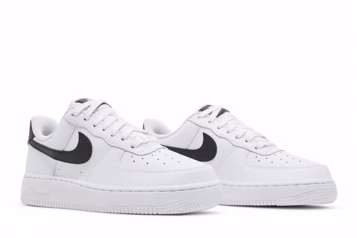 Nike Women's Air Force 1 White Black, view 9