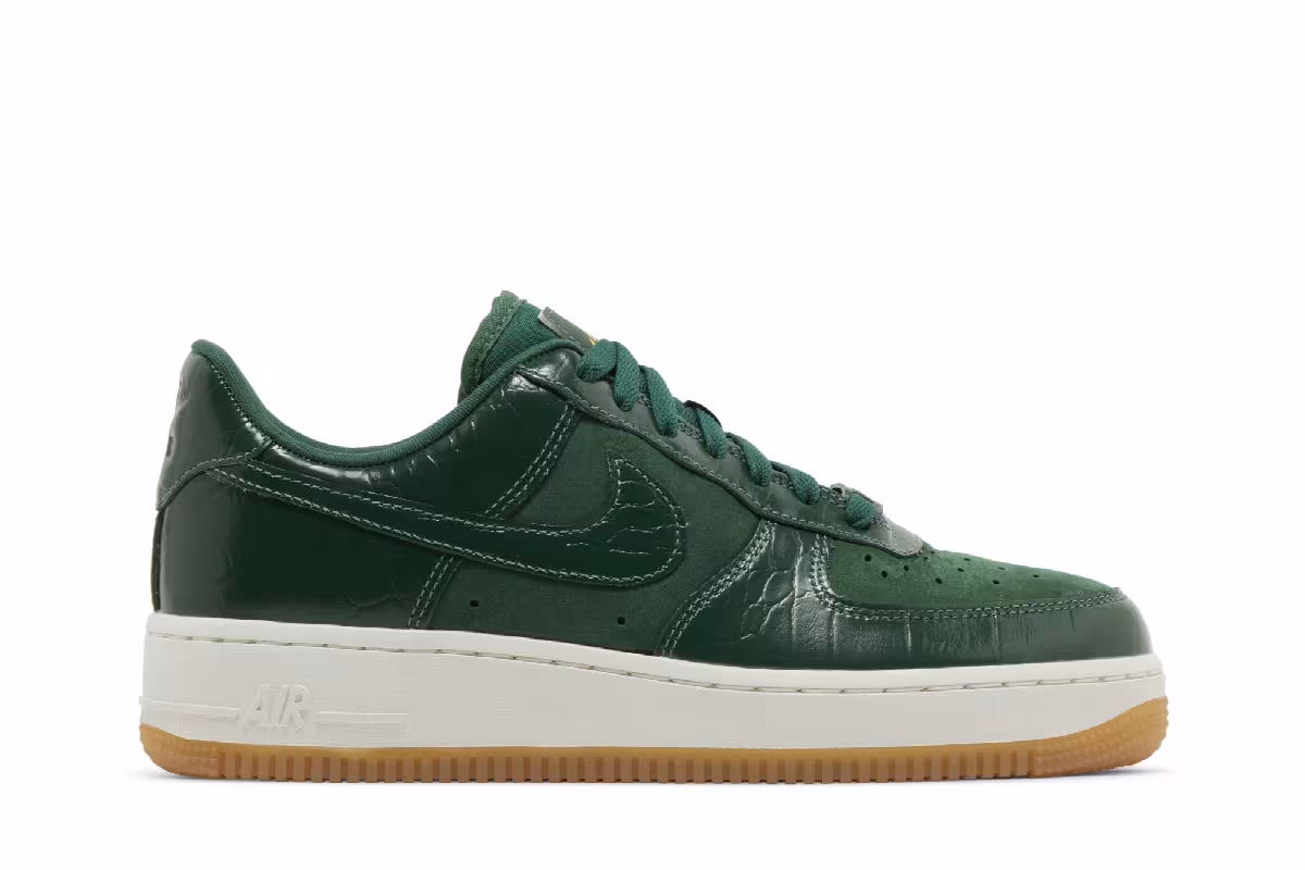 Nike Women's Air Force 1 Gorge Green, view 2