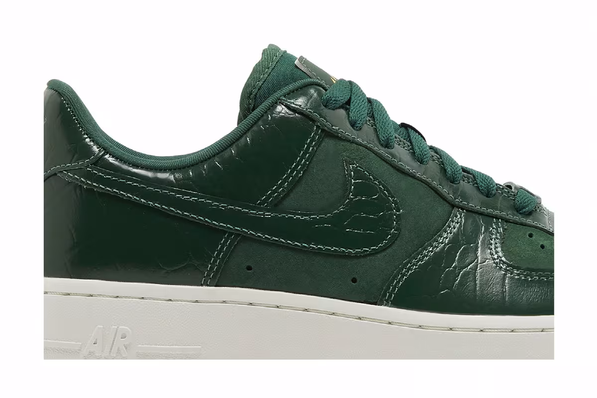 Nike Women's Air Force 1 Gorge Green, view 3