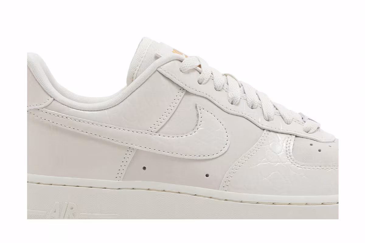 Nike Women's Air Force 1 Phantom, view 3