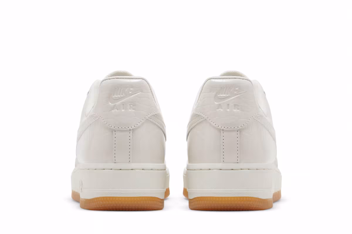 Nike Women's Air Force 1 Phantom, view 7
