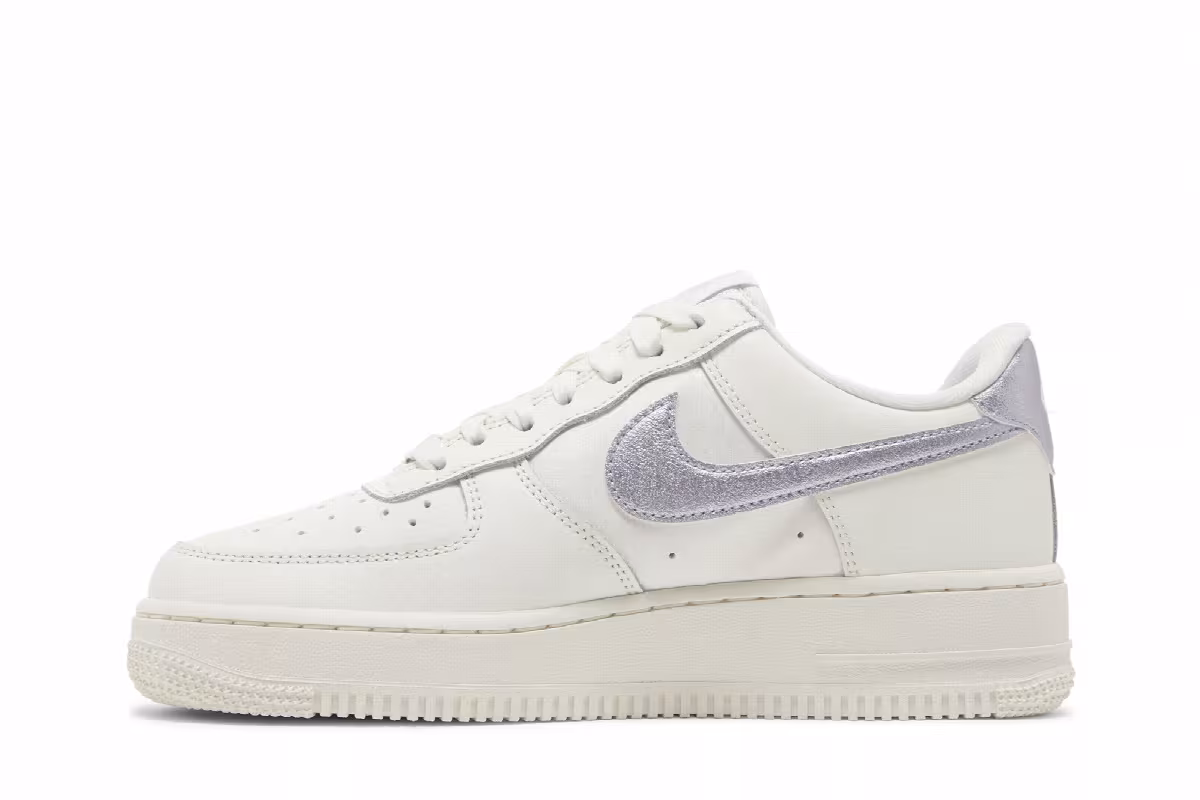 Nike Women's Air Force 1 Low Sail Oxygen Purple, view 4