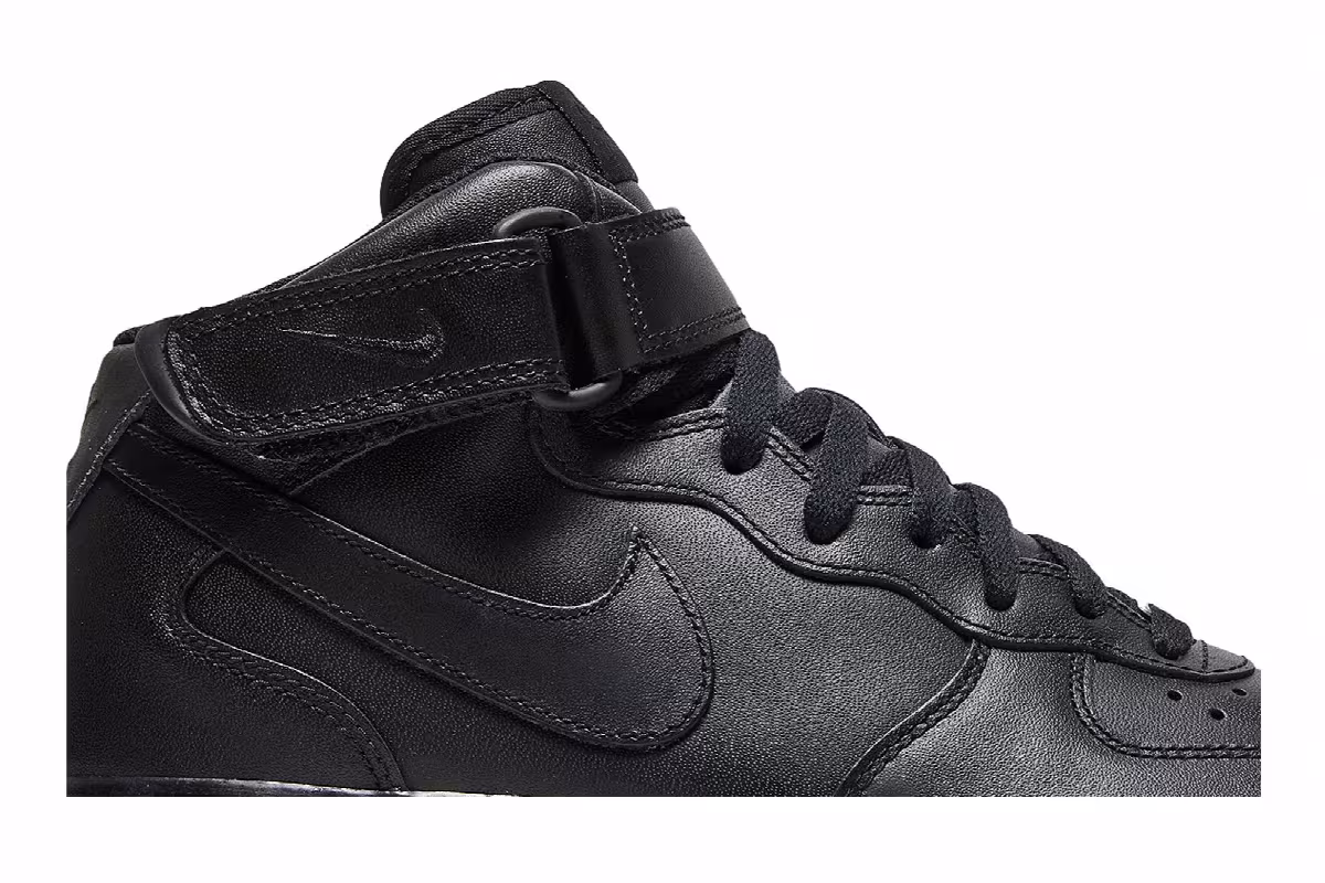 Nike Women's Air Force 1 Black, view 3